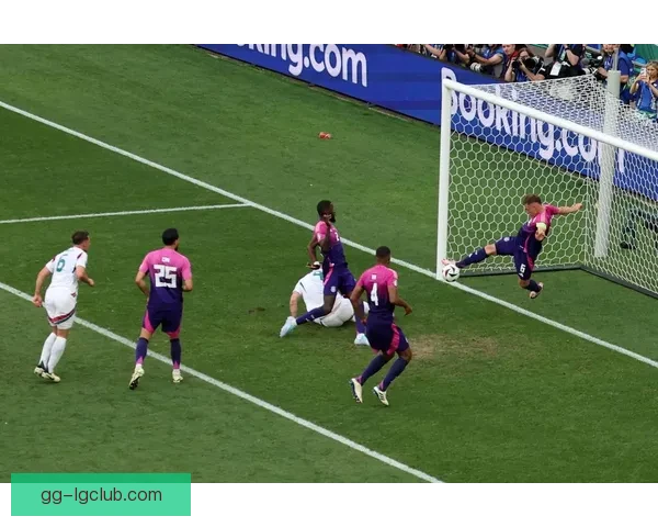 匈牙利助教亚当绍洛伊在替补席突发晕厥紧急送医情况引发关注